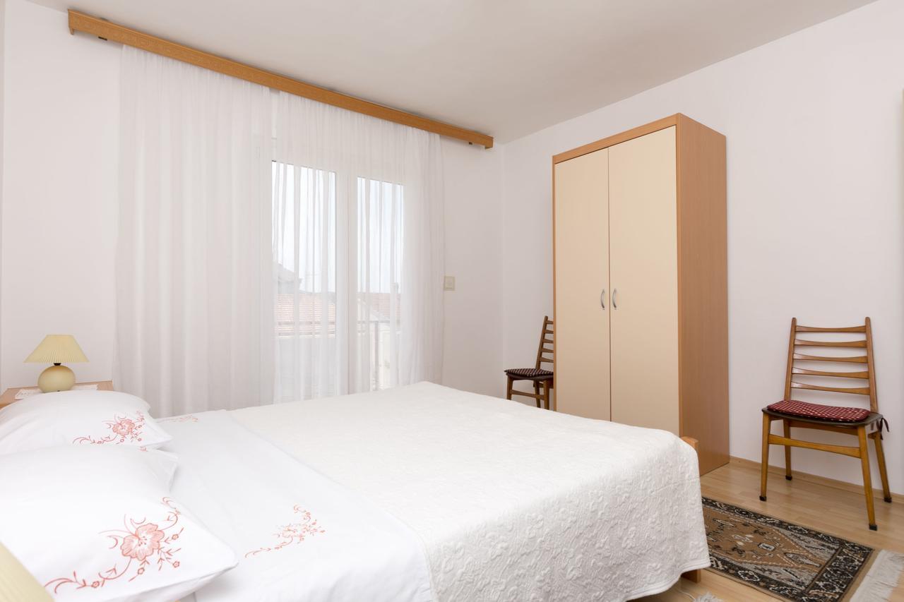 Apartments Visnja Примоштен Экстерьер фото