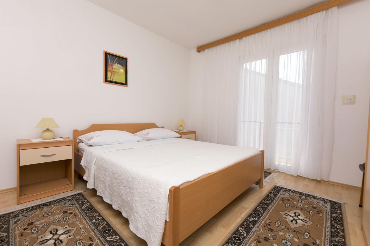 Apartments Visnja Примоштен Экстерьер фото